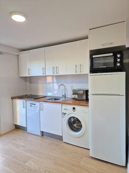 Encantador Duplex Para 6 A 1 Minuto De La Playa Бенальмадена Екстер'єр фото